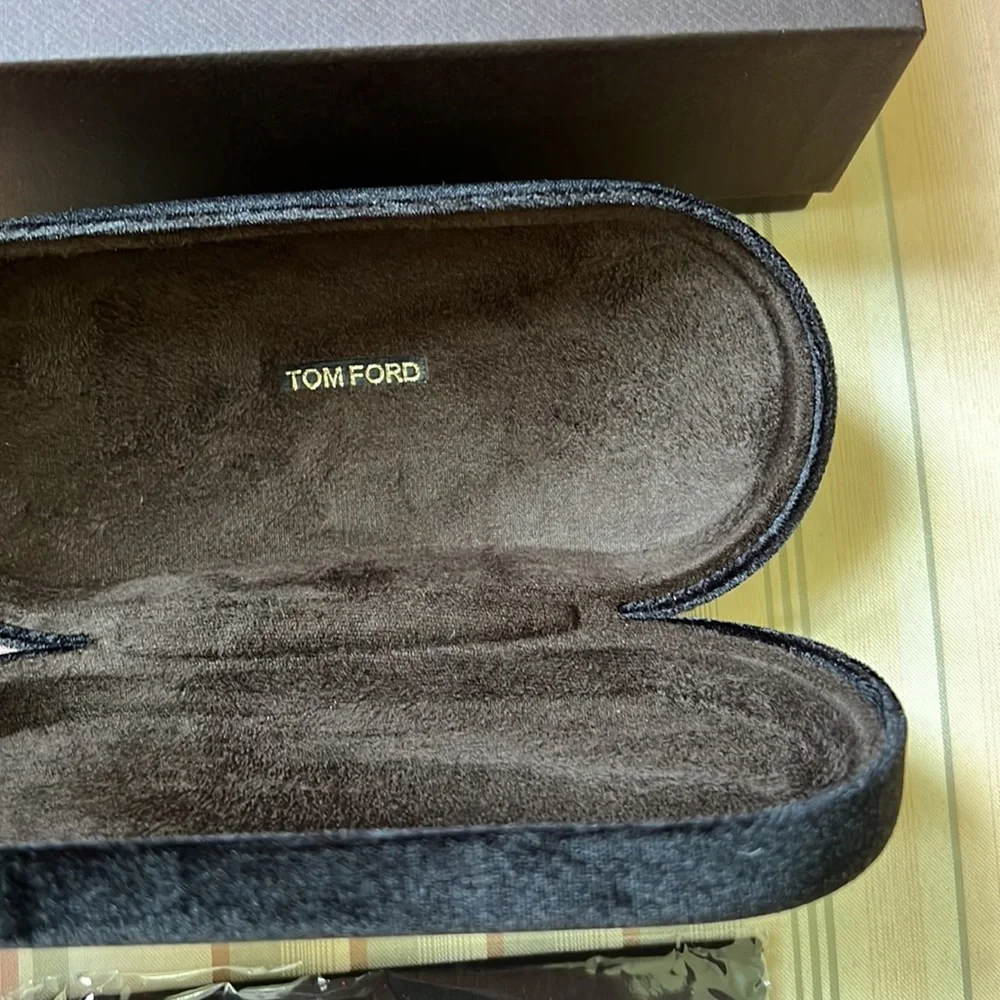 TOM FORD Medium Dark Brown Sunglass Case, NWOT - Picture 6 of 10